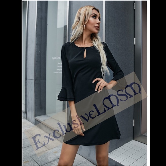 Key-Hole Black Dress - Picture 3 of 4